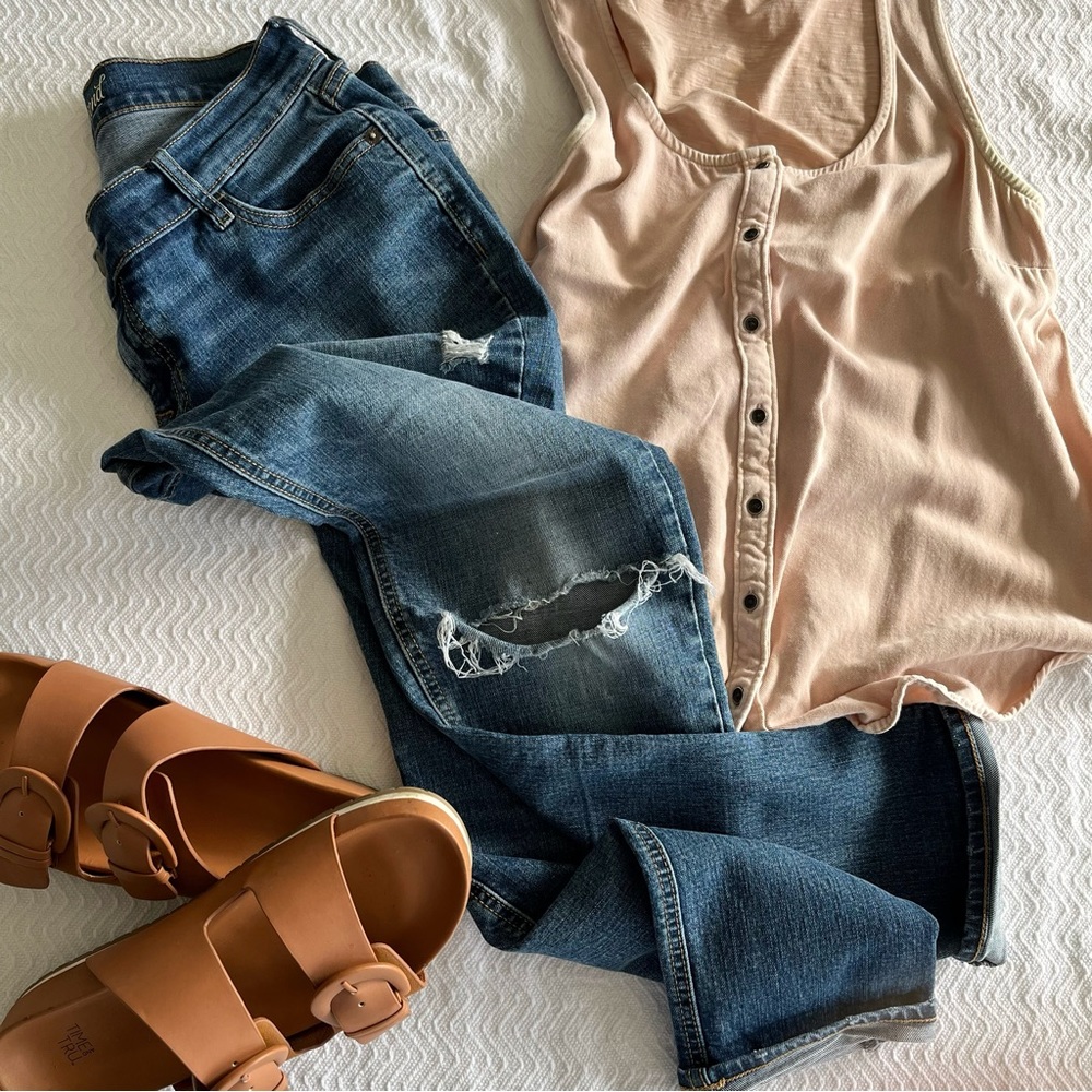 Old Navy Boyfriend Jeans distressed